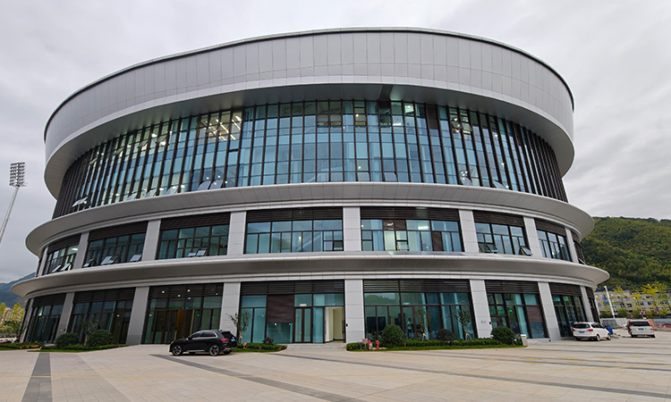 Proyecto de aire acondicionado con desecante líquido para el Centro Deportivo de Fujian